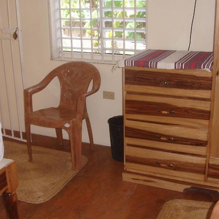 Finjam Cottage Port Antonio Pokój zdjęcie